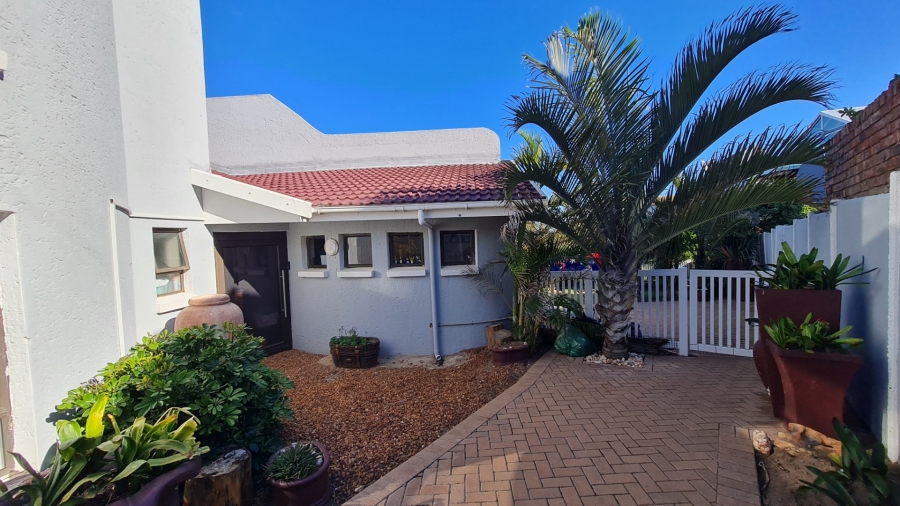 3 Bedroom Property for Sale in Dana Bay Western Cape
